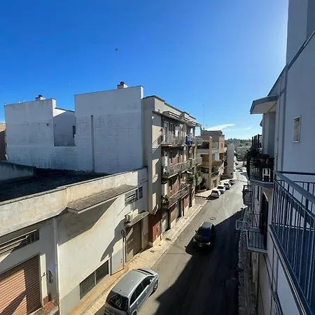 A Due Passi Dalle Grotte